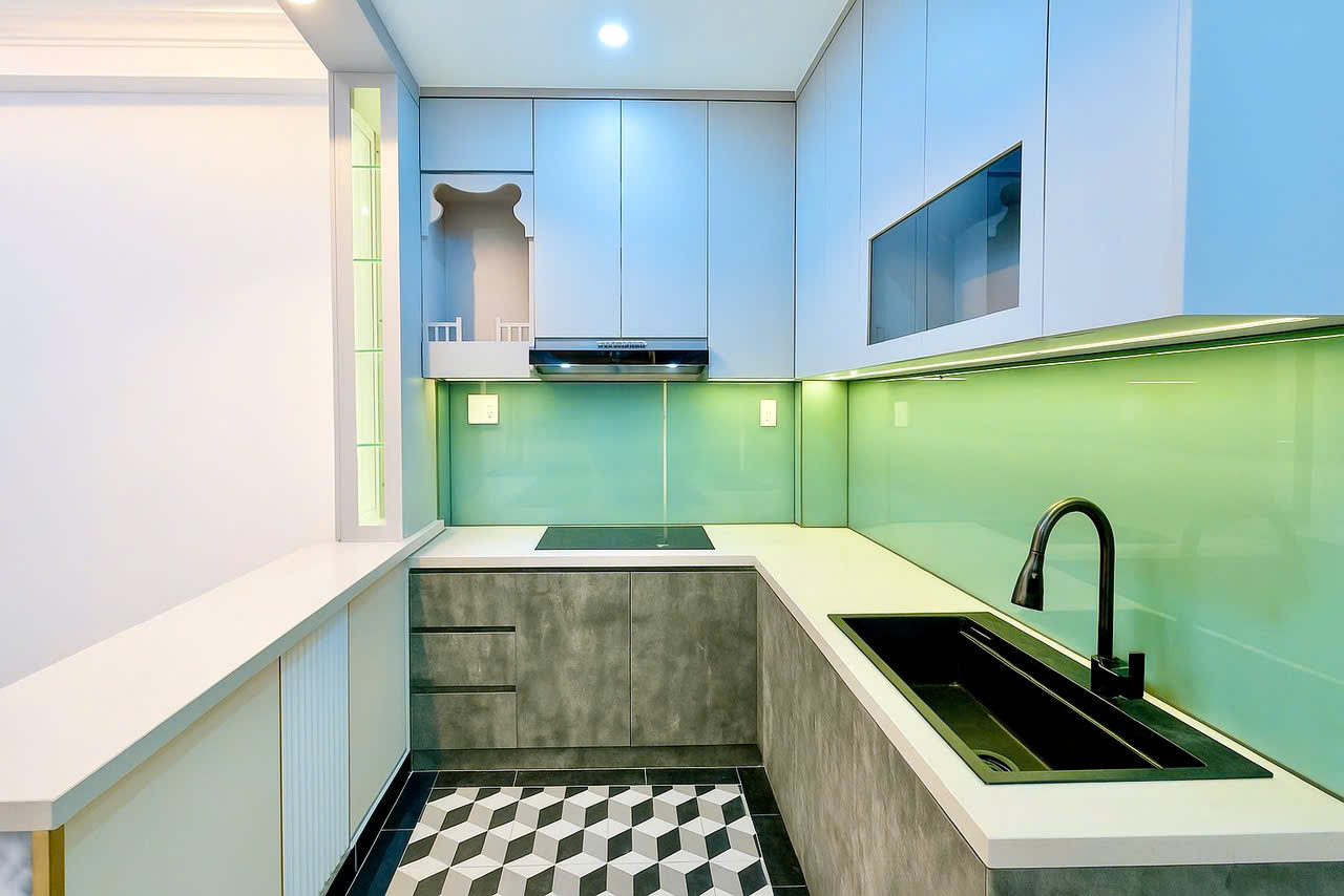 5 Tỷ nhỉnh- Hoàng Diệu Quận 4- nhà mới 100% ngang hơn 4m- 3 tầng 3 phòng đủ nội thất. VŨ 0933910039