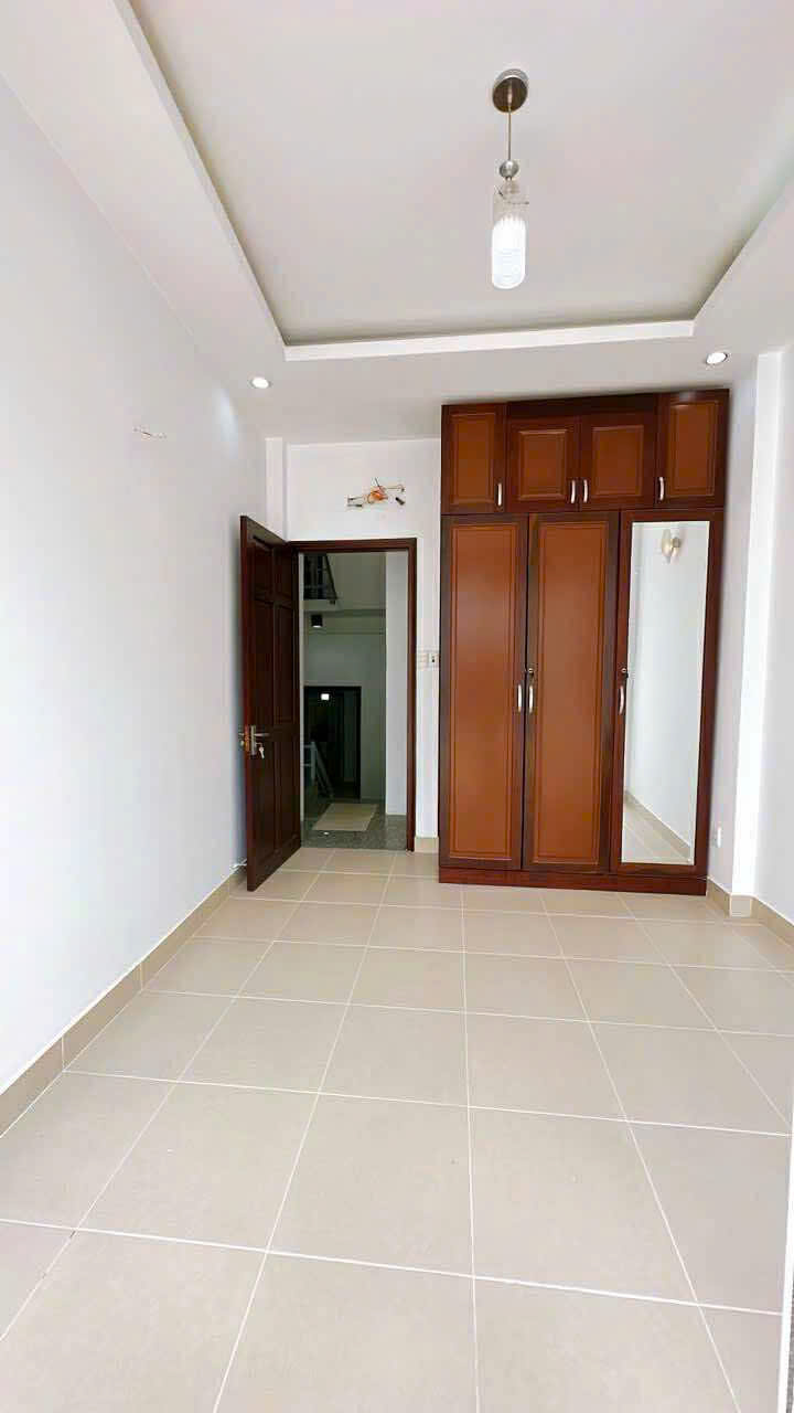 SÁT MẶT TIỀN NGUYỄN KHOÁI TƯƠNG LAI NHÁ THÀNH MẶT TIỀN TRUNG TÂM Q4 – 6 TẤM CHDV 42 triệu/ tháng – Nhỉnh 6 Tỷ.