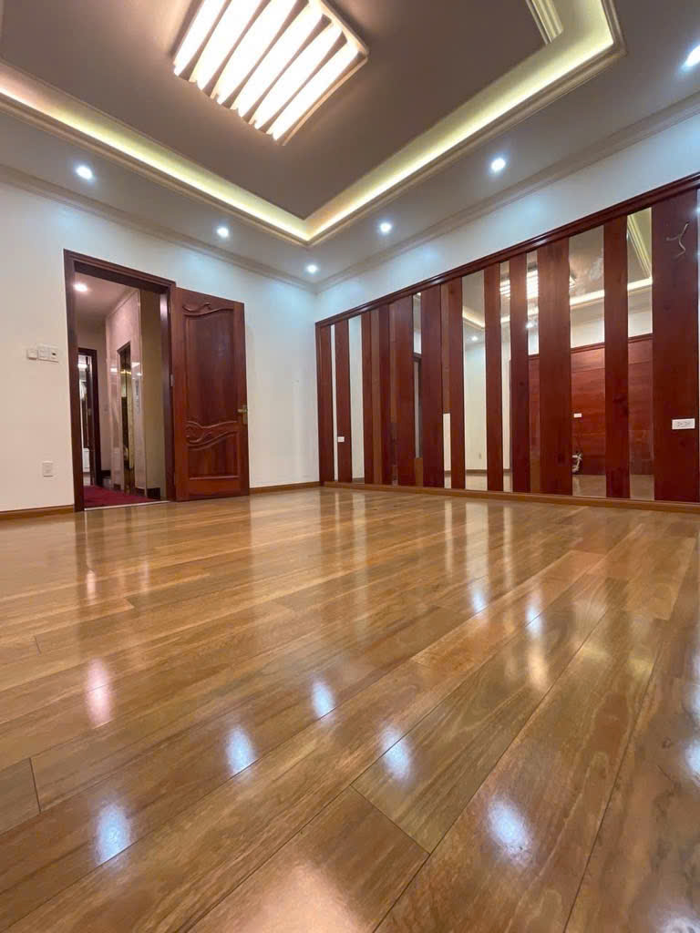 Bán kiệt tác bds Tây Hồ – TTTM Lottle-100m, 5 tầng 5m mặt tiền oto tránh , vỉa hè kinh doanh .