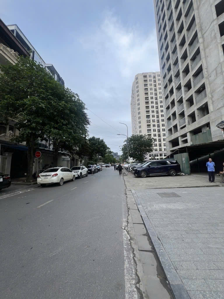 Bán kiệt tác bds Tây Hồ – TTTM Lottle-100m, 5 tầng 5m mặt tiền oto tránh , vỉa hè kinh doanh .