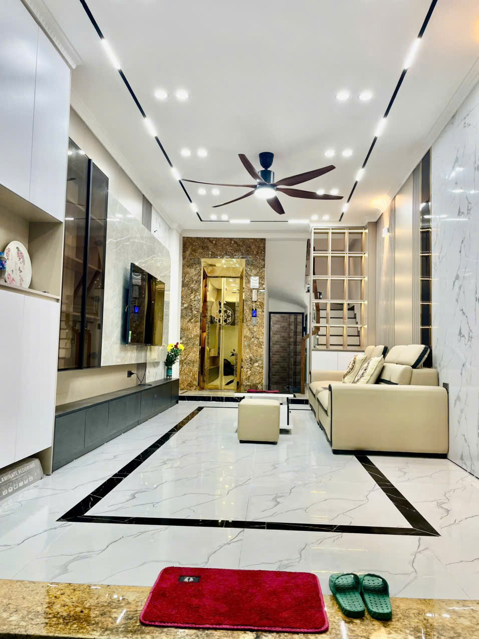 BÁN NHÀ 6 TẦNG, THANG MÁY TẠI GIANG BIÊN – LONG BIÊN,