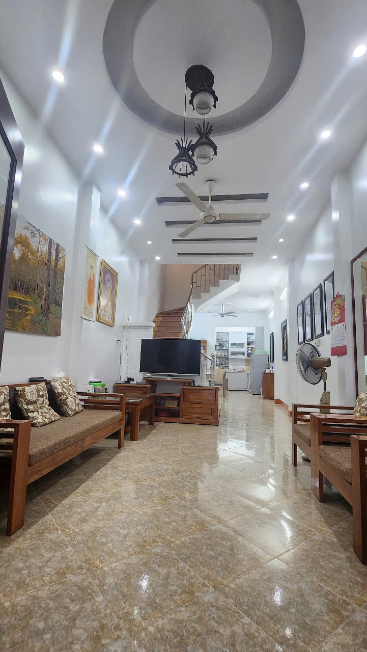 Nhà đẹp NHẤT phố Phúc Tân-Hoàn Kiếm/Hà Nội, 4 tầng, ô tô đỗ cửa, sân cổng, vài bước tới hồ Hoàn Kiếm