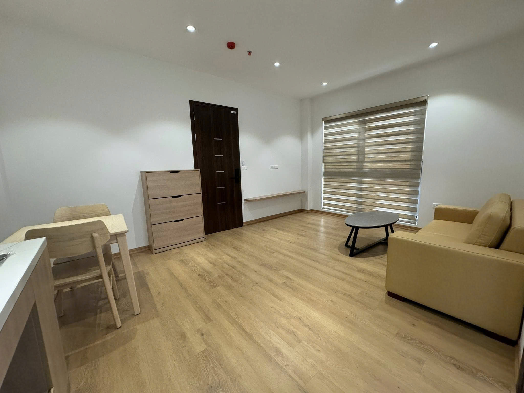 BÁN TÒA APARTMENT TRÍCH SÀI, TÂY HỒ – 100M² x 9T THANG MÁY – DT 135TR/TH – GARA Ô TÔ