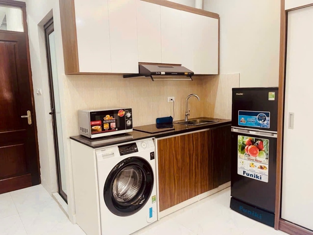 Bán căn CCMN 60m, 10 phòng khép kín full đồ, thang máy êm ru, dòng tiền ổn định, vài bước ra phố, khu Bách – Kinh – Xây