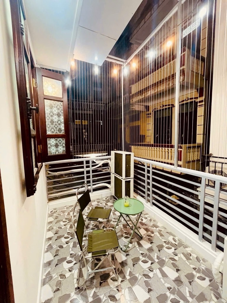 Bán căn CCMN 60m, 10 phòng khép kín full đồ, thang máy êm ru, dòng tiền ổn định, vài bước ra phố, khu Bách – Kinh – Xây