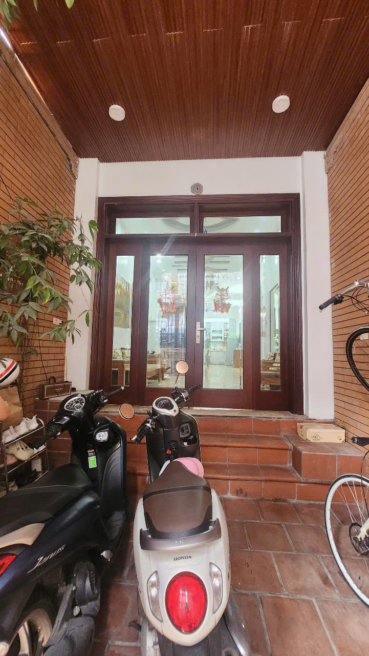 Nhà đẹp NHẤT phố Phúc Tân-Hoàn Kiếm/Hà Nội, 4 tầng, ô tô đỗ cửa, sân cổng, vài bước tới hồ Hoàn Kiếm