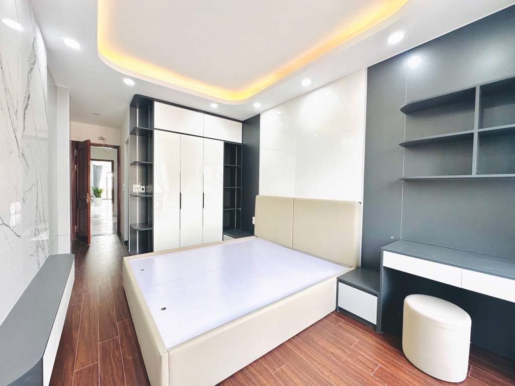 (Tin thật 100%) Bán Apartment 3 mặt tiền tại mặt phố Hoàng Sâm – Đường 2 ô tô tránh – DT 1,3 tỷ/năm