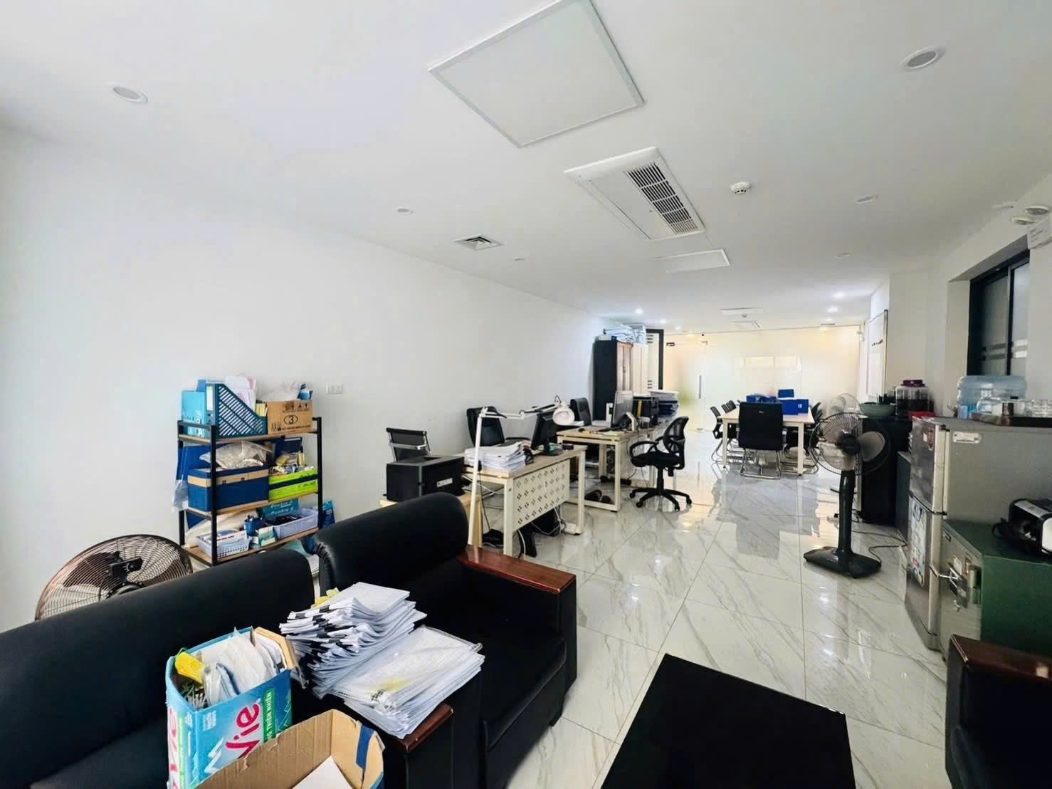 (HẠ CHÀO 10 TỶ) BÁN TÒA NHÀ PHỐ LẠC LONG QUÂN – 288M² x 8T CÓ HẦM – DÒNG TIỀN 300TR/TH