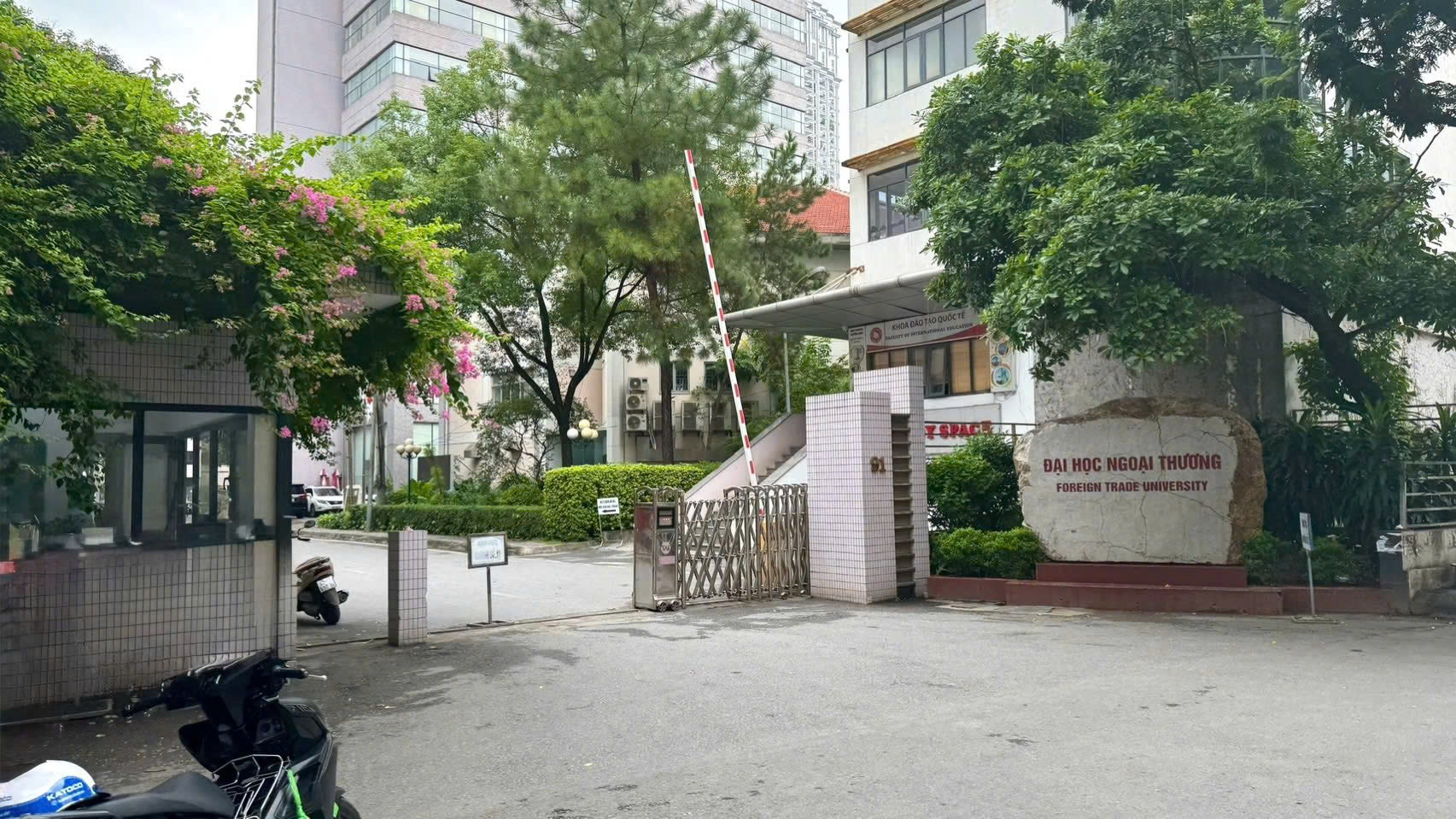 BÁN TOÀ NHÀ MẶT PHỐ CHÙA LÁNG, ĐỐNG ĐA – 135M² x 9T THANG MÁY CÓ HẦM – GIÁ 115 TỶ