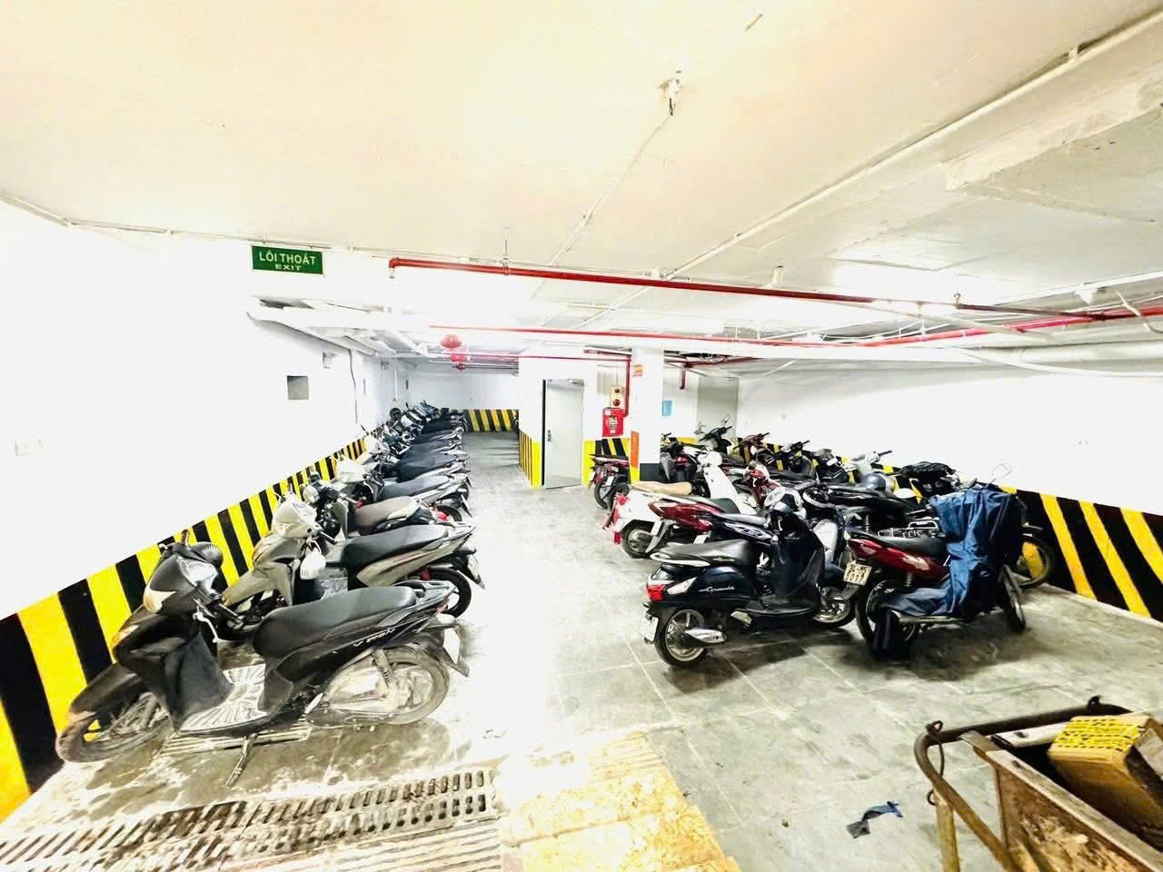 BÁN TÒA APARTMENT VÕ CHÍ CÔNG, TÂY HỒ – DÒNG TIỀN 4.8 TỶ/NĂM – 176M² x 9T CÓ HẦM – MT 8M – GIÁ 82 TỶ