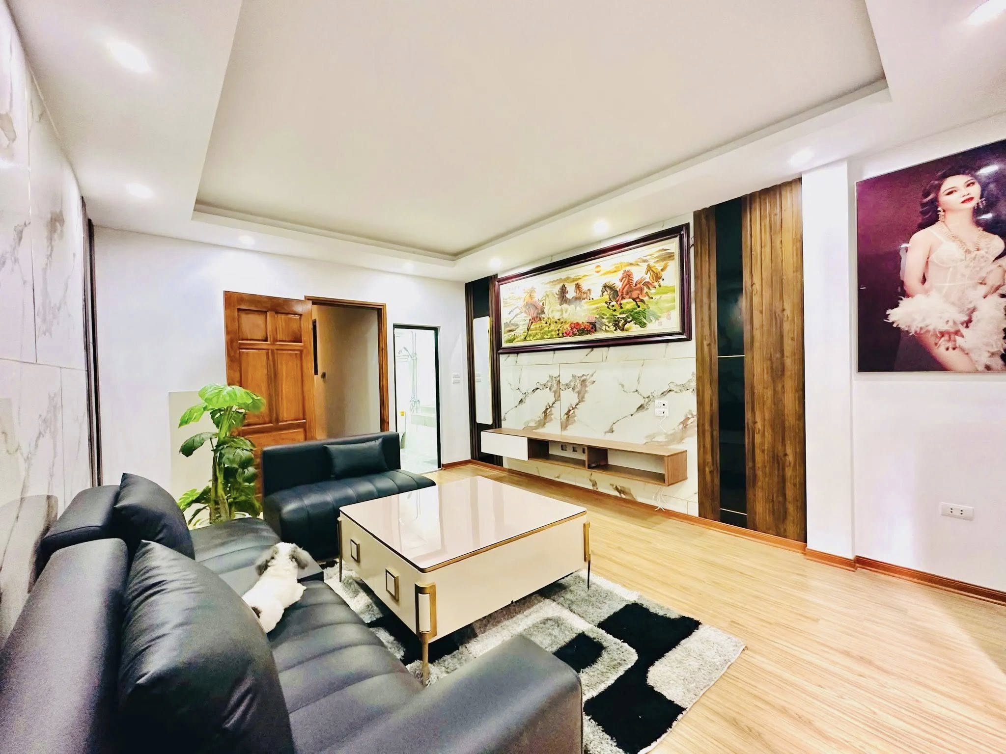 Nhỉnh 9 tỷ, 39m2 x 6T Thang máy, Văn Chương, Đống Đa, 40m ra Oto, nhà mới đẹp, ở ngay