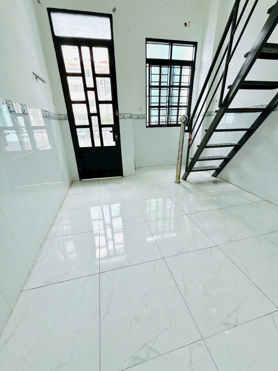 Nhà lửng lầu SHHC Ba Đình P10Q8 (ko lộ giới)