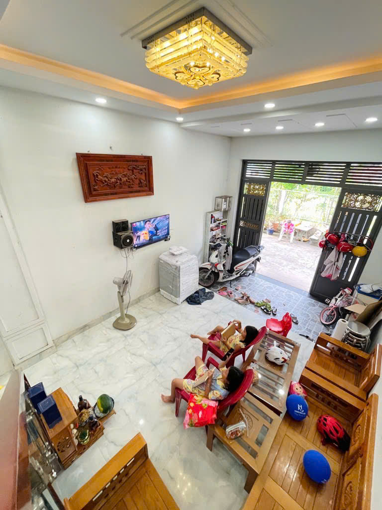 NHÀ ĐẸP GIÁ TỐT – HẺM XE HƠI TCH18 – ĐỐI DIỆN CÔNG VIÊN – GIÁ CHỈ 4,35 TỶ