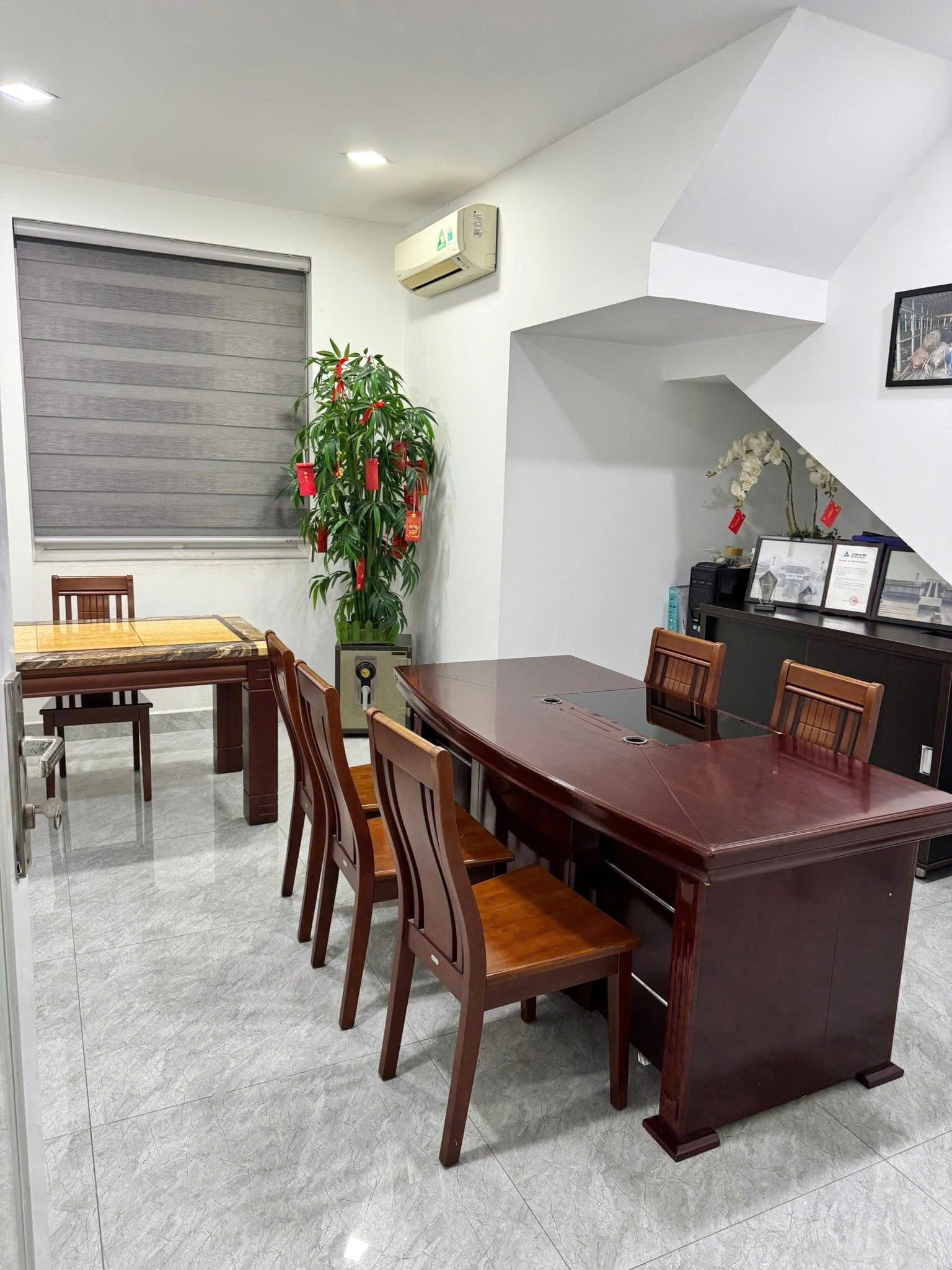 Nhà 10x19m (có hầm) KDC Dương Hồng, đường Nguyễn Văn Linh Xã Bình Hưng, Bình Chánh, TPHCM, bên ngoài khu Mizuki