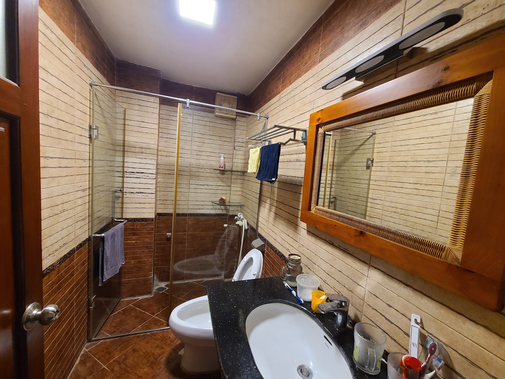 Bán nhà Nguyễn Công Trứ, 70m2, 5 tầng, mặt tiền gần 4m, 26.5 tỷ, vỉa hè, ô tô tránh, kinh doanh đỉnh