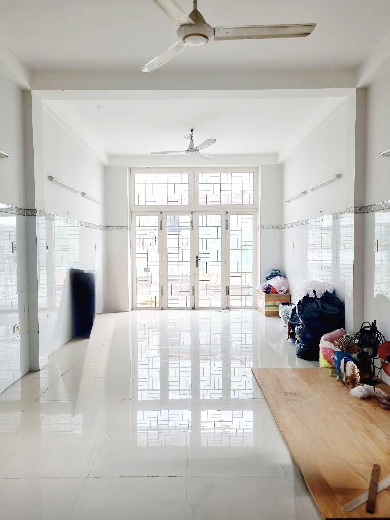 Bán nhà mặt tiền chợ Rạch Ông 4×12 – 5 tầng – chỉ 9 tỷ – 0931172218