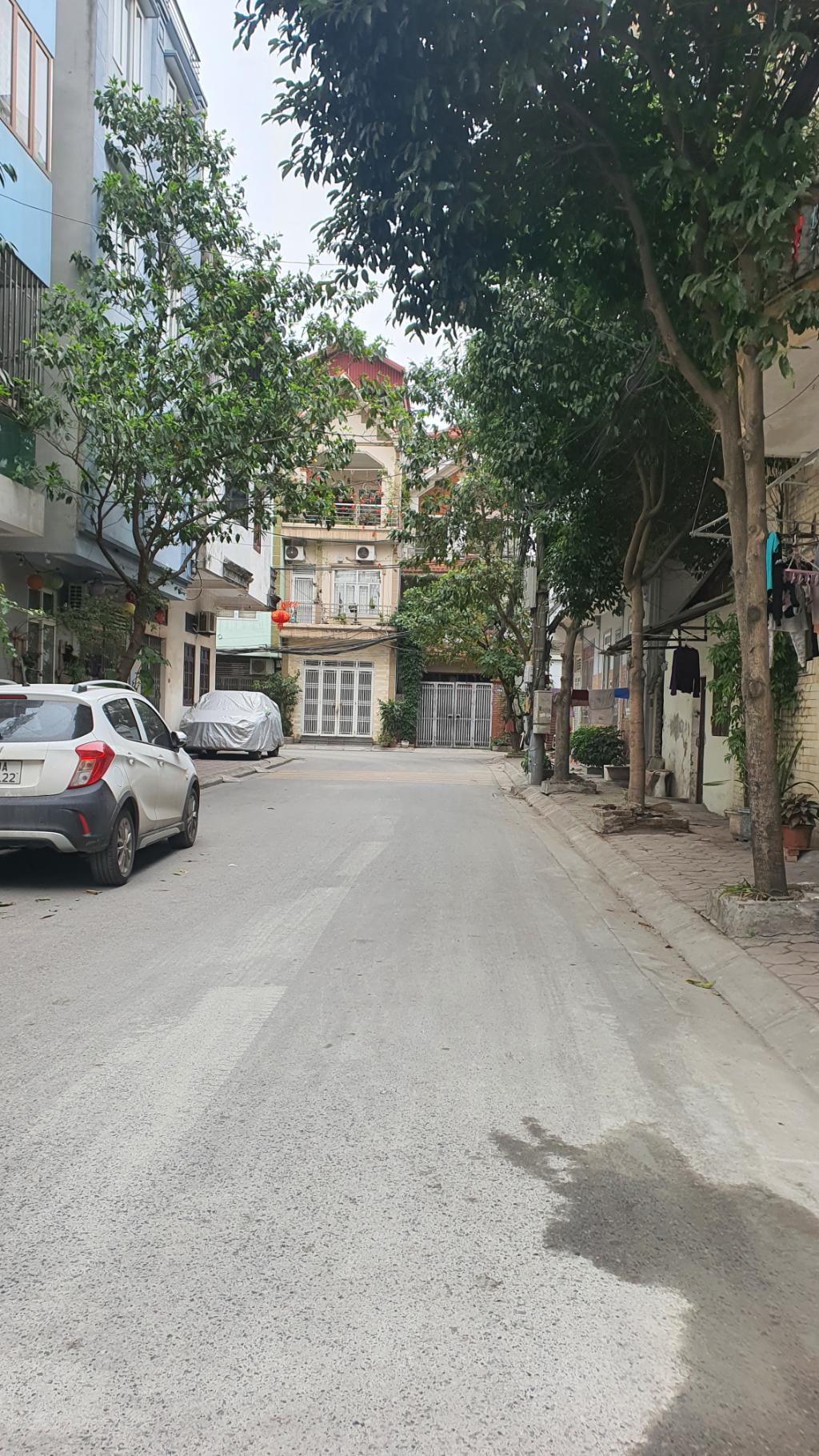 PHÚC ĐỒNG,LONG BIÊN 19tỷ 85m MẶT TIỀN 5.5, SẴN 5 TẦNG Ô TÔ GARA