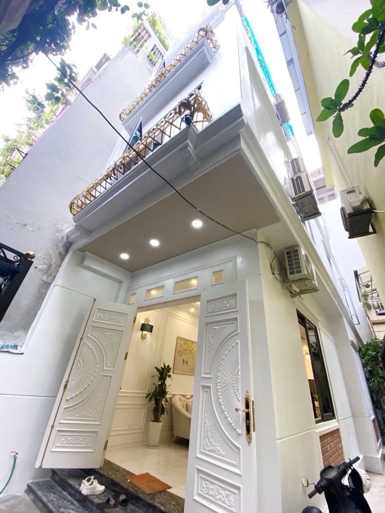 Láng Trung, sống như nghỉ dưỡng, lô góc, đủ tiện nghi, nở hậu, phong thủy vượng