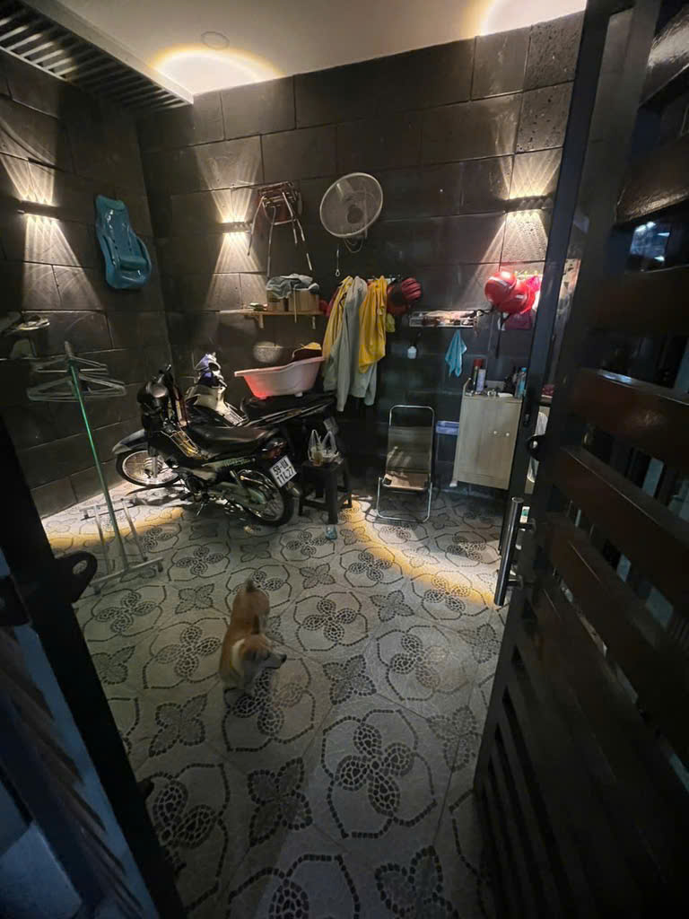 Bán nhà Hậu Giang, Q.6: 55m2, 2 tầng, 3PN, SH, giá 4.5 tỷ.