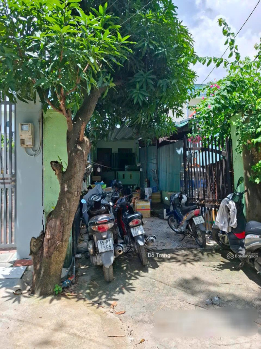 BÁN GẤP Nhà dài 4x35m, Thạnh Xuân 40, mặt tiền rạch mát mẻ, hẻm xe hơi, giá tốt!