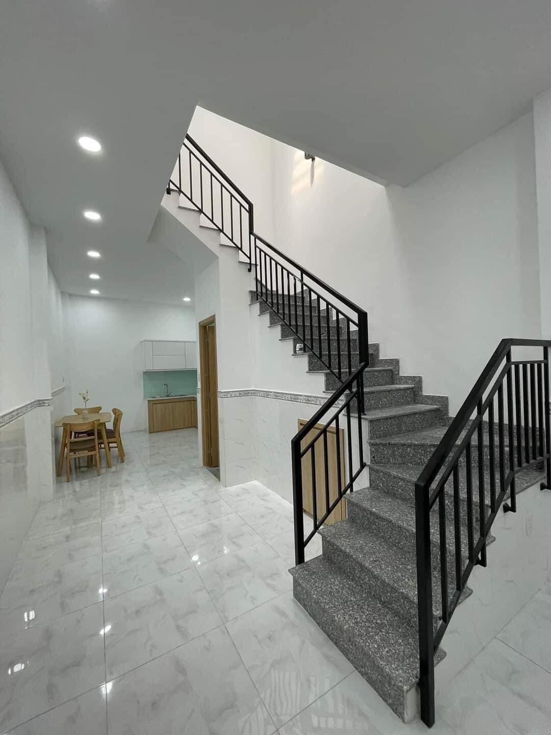 TRUNG TÂM Q1 – LÔ GÓC 2 MẶT THÔNG THOÁNG – 4 TẦNG BTCT – 3 PN – DÒNG TIỀN 17 tr/ Tháng- 9,x TỶ TL