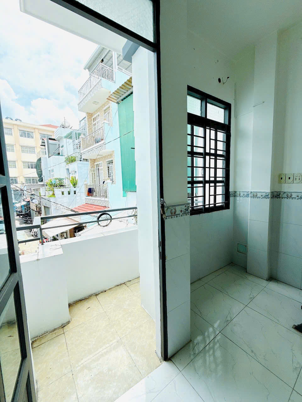 Nhà lửng lầu SHHC Ba Đình P10Q8 (ko lộ giới)