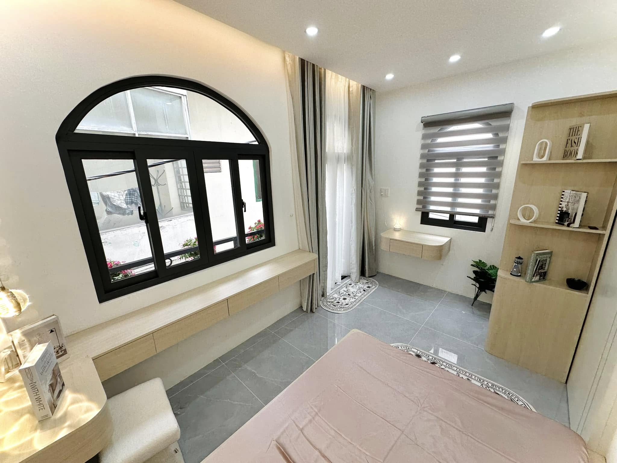 HIẾMCCMNSÁTGATÀUĐIỆNCẦUDIỄN,OTO,THANGMÁY,LÔGÓC,2THOÁNG,24P,105M2x7T,MT=11M,Giá18.8ty