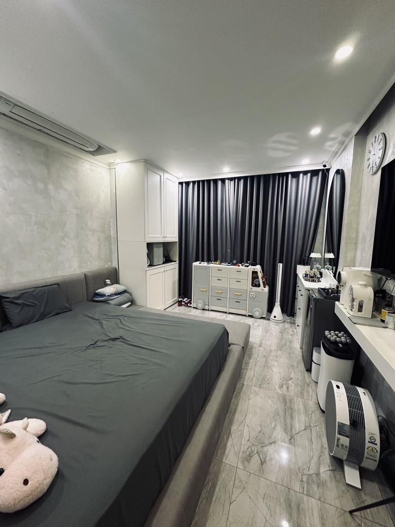 Bán nhà Hoàng Liệt, Hoàng Mai, Ô tô qua, gần phố, 57m2, 14.4 tỷ(CTL)