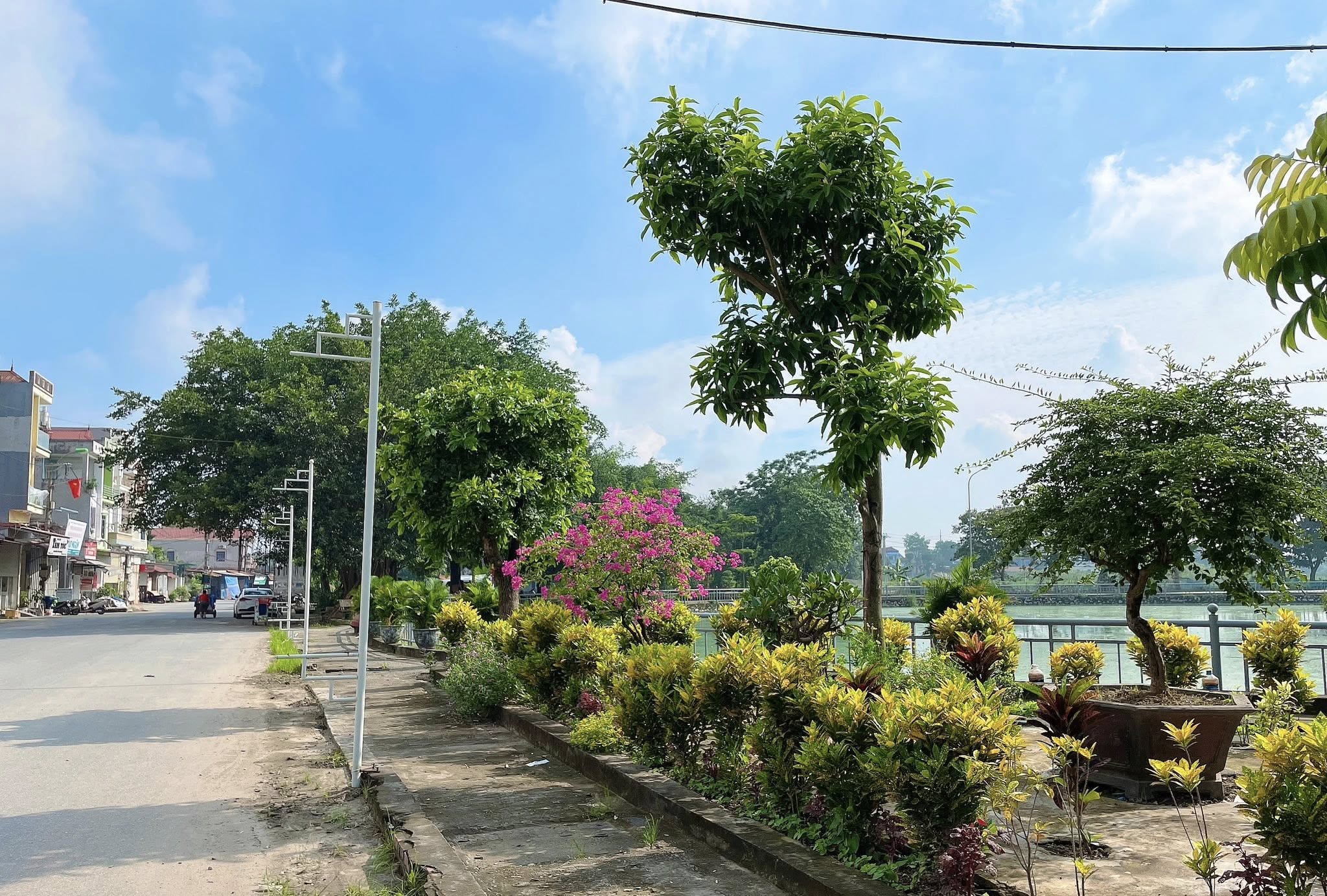 SIÊU PHẨM PHỤNG THƯỢNG, GIÁ 4X, Ô TÔ TRÁNH TRƯỚC ĐẤT, LÔ GÓC VIEW VƯỜN HOA