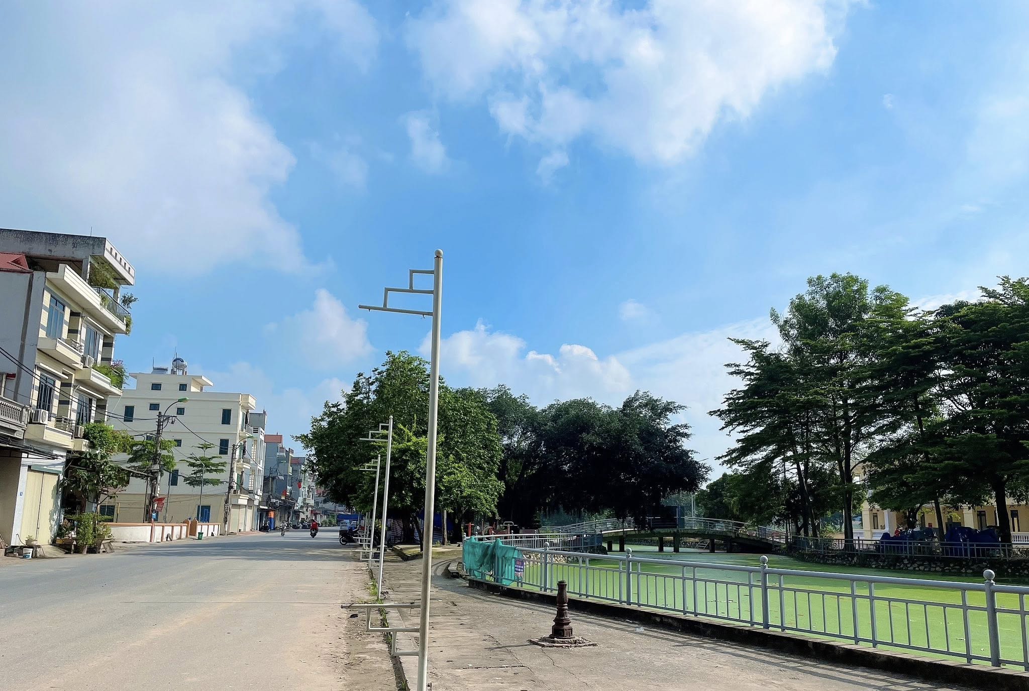 SIÊU PHẨM PHỤNG THƯỢNG, GIÁ 4X, Ô TÔ TRÁNH TRƯỚC ĐẤT, LÔ GÓC VIEW VƯỜN HOA