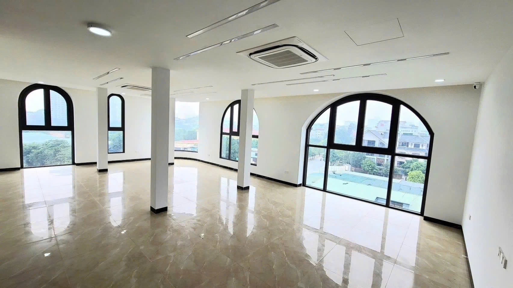 BÁN TOÀ NHÀ TỔNG CỤC 5, YÊN XÁ – LÔ GÓC 212M² x 7T THANG MÁY – DÒNG TIỀN 200TR/TH – 83 TỶ