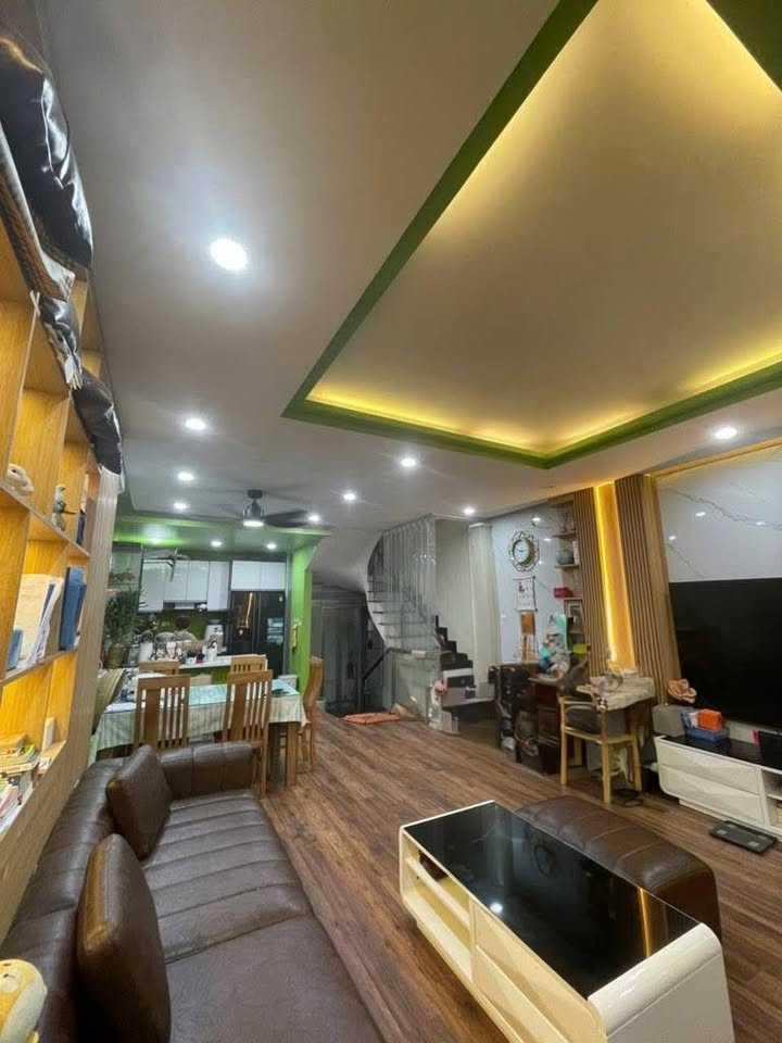 🔥CHÍNH CHỦ B.Á.N NHÀ DÂN XÂY LAI XÁ – 40m x 4 TẦNG CHẮC ĐẸP – CHỈ NHỈNH 5 TỶ! 🔥