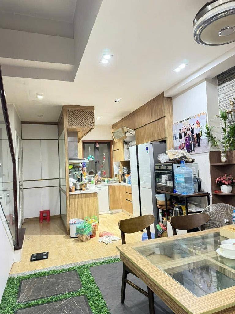 “NGÔI NHÀ NHỎ, HẠNH PHÚC LỚN” – LỜI TẠM BIỆT 35M² 5 TÂNG ĐẦY KỶ NIỆM Ở LAI XÁ
