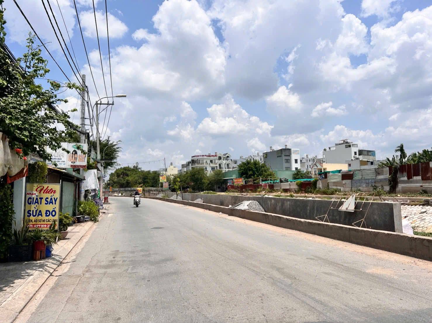 Đất đẹp 5x12m nở hậu, hẻm xe hơi, uỷ ban phường AN PHÚ ĐÔNG mới, đi bộ ra 4 trường cấp 1, 2, 3, MN
