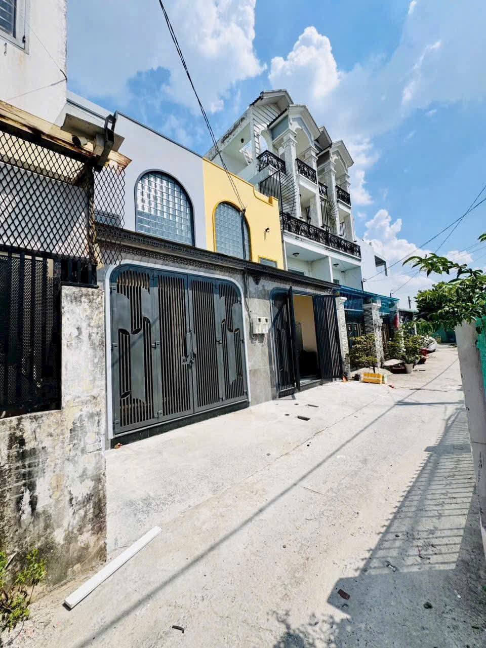 NHÀ HẺM XE HƠI THÔNG, DIỆN TÍCH RỘNG, GIÁ CỰC TỐT! GẦN CAO ĐẲNG ĐIỆN LỰC, TRƯỜNG HỌC UỶ BAN P AN PHÚ ĐÔNG
