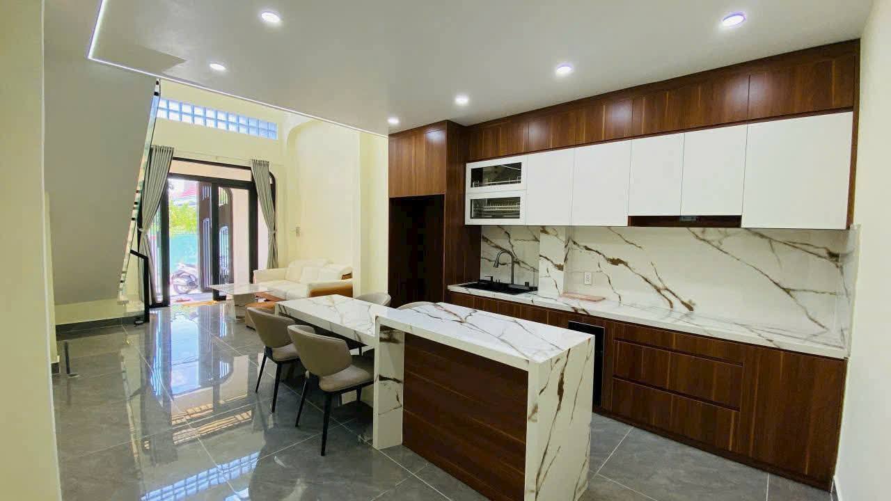 NHÀ HẺM XE HƠI THÔNG, DIỆN TÍCH RỘNG, GIÁ CỰC TỐT! GẦN CAO ĐẲNG ĐIỆN LỰC, TRƯỜNG HỌC UỶ BAN P AN PHÚ ĐÔNG
