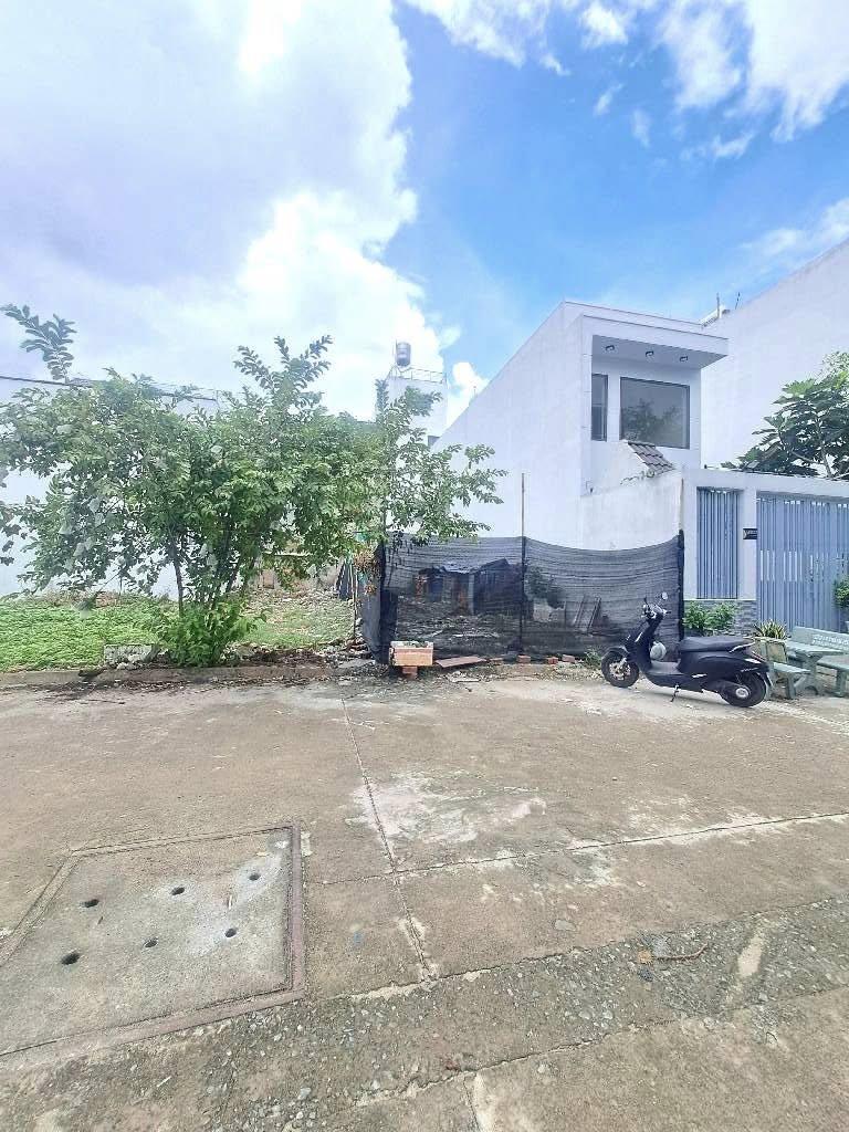 Lô Đất thổ cư khu phân lô đường 8m THẠNH XUÂN 18, Thới An, Quận 12 – Diện tích 105m2 (5 x 20), nở hậu tài lộc.
