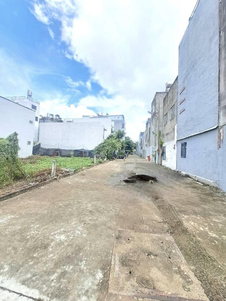Lô Đất thổ cư khu phân lô đường 8m THẠNH XUÂN 18, Thới An, Quận 12 – Diện tích 105m2 (5 x 20), nở hậu tài lộc.