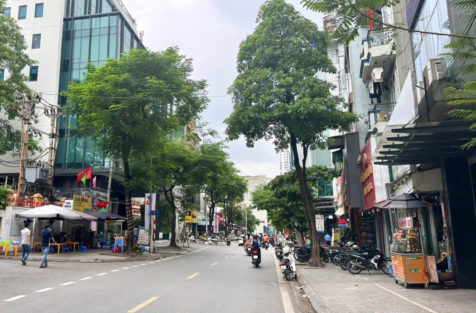 BÁN TOÀ NHÀ MẶT PHỐ CHÙA LÁNG, ĐỐNG ĐA – 135M² x 9T THANG MÁY CÓ HẦM – GIÁ 115 TỶ