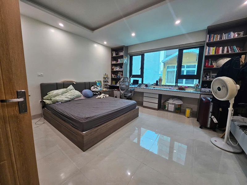 (Tin thật 100%) Bán nhà đẹp 60m2 x 6T tại phố Trung Kính – Phân lô ô tô tránh – Nội thất tiền tỷ