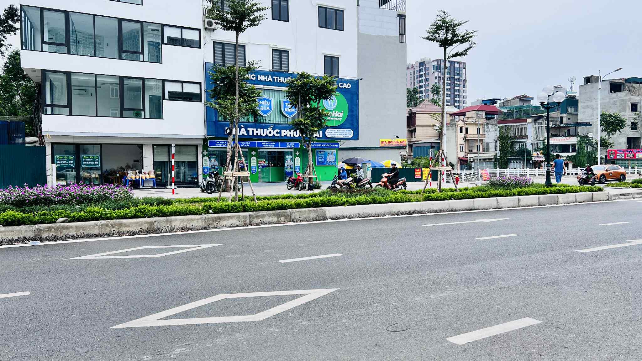 bán nhà mặt phố Hồng Tiến, 310m, mặt tiền 16.8m, 1 mặt phố- 2 mặt ngõ, full thổ cư