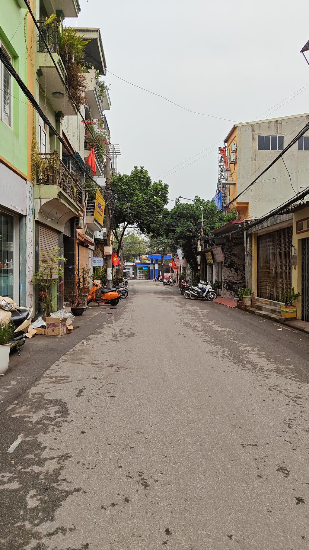 ĐỨC GIANG,LONG BIÊN 18tỷ 80m MẶT NGÕ Ô TÔ KINH DOANH RỘNG NHƯ MẶT PHỐ