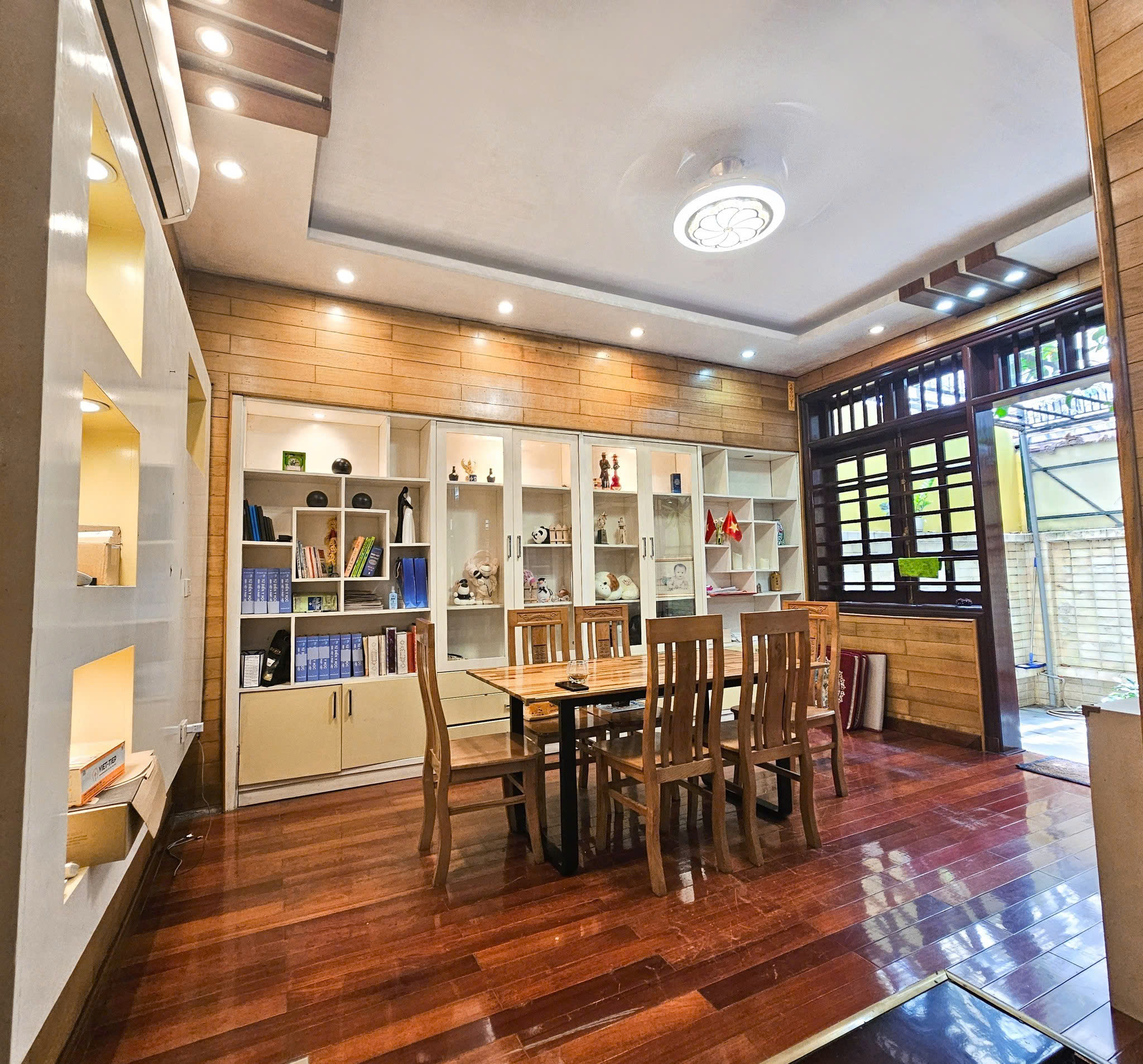 BÁN BIỆT THỰ KĐT MỄ TRÌ THƯỢNG, NAM TỪ LIÊM – 216M² – MT 12M – HỒ CÁ KOI – KINH DOANH