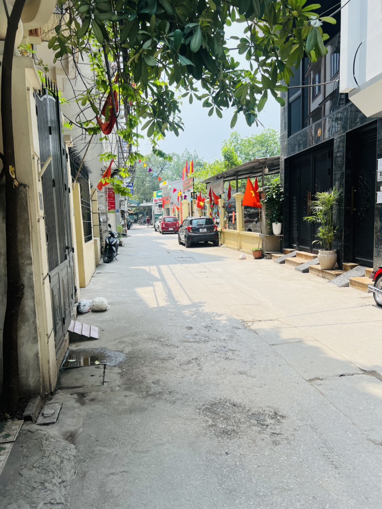 Kim Giang, 51m 7 tầng sang trọng, ô tô tránh đỗ, lô góc, sổ vuông