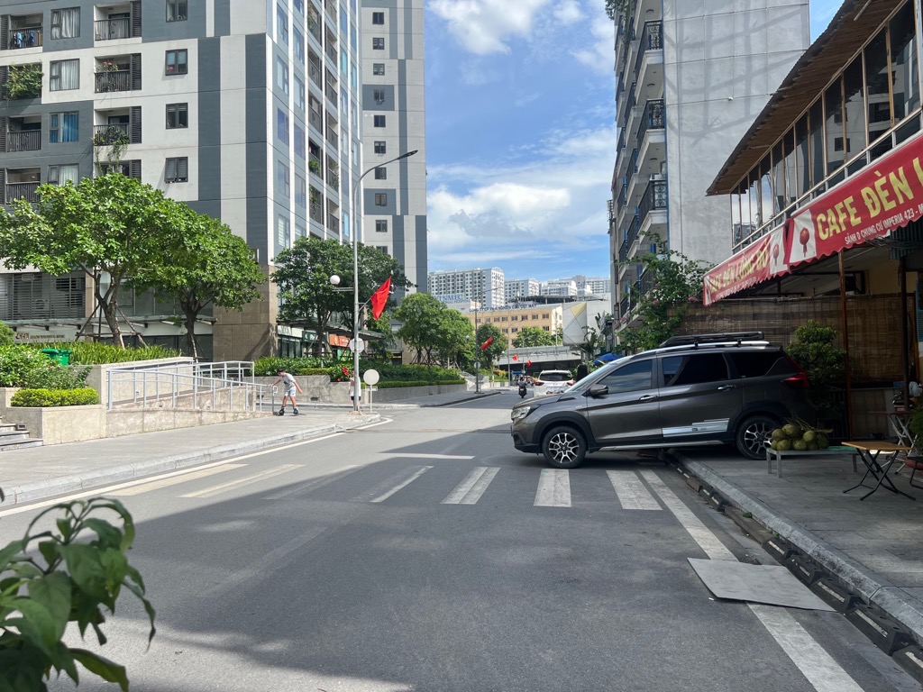 MINH KHAI,HAI BÀ TRƯNG 23tỷ 62m DƯỚI CHÂN CHUNG CƯ,KINH DOANH TẤP NẬP,DÂN CƯ SẦM UẤT