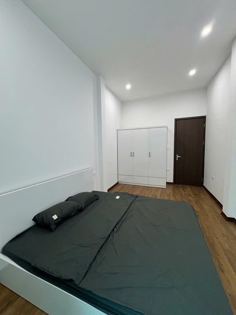 Bán nhà Hoàng Hoa Thám, Tây Hồ, gần phố, 31m2, 5 tầng, chỉ 8.2 tỷ