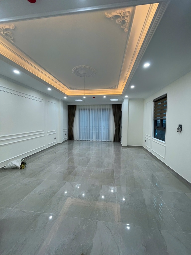 (Tin thật 100%) Bán nhà 50m2 x 8T phố Vĩnh Phúc – Phân lô ô tô tránh – Để ở hoặc làm VP kinh doanh