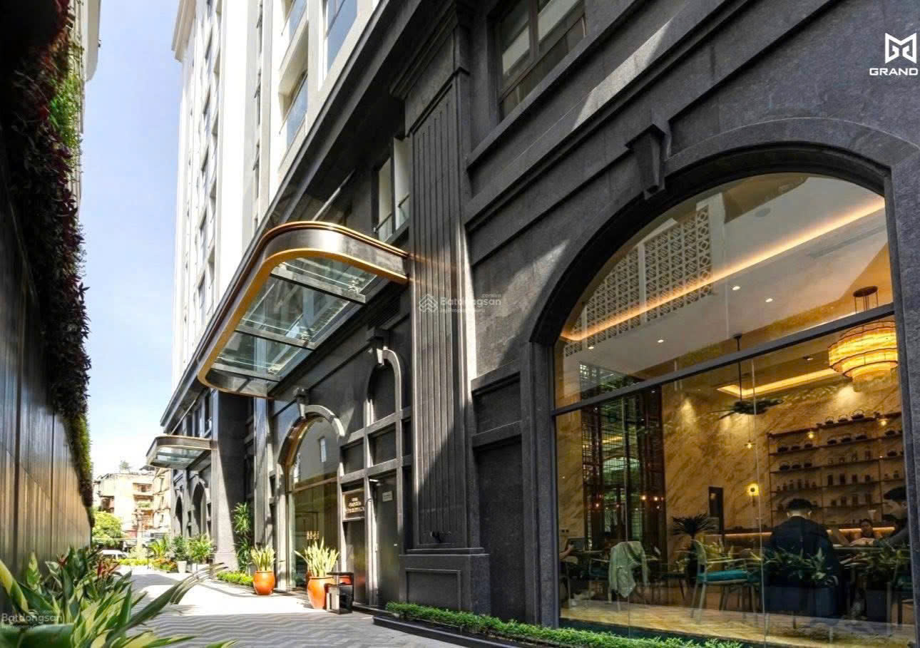 BÁN BIỆT THỰ THE GLORIA NGUYÊN HỒNG, ĐỐNG ĐA – 136M x 5T – MT 10M – ĐẲNG CẤP THƯỢNG LƯU