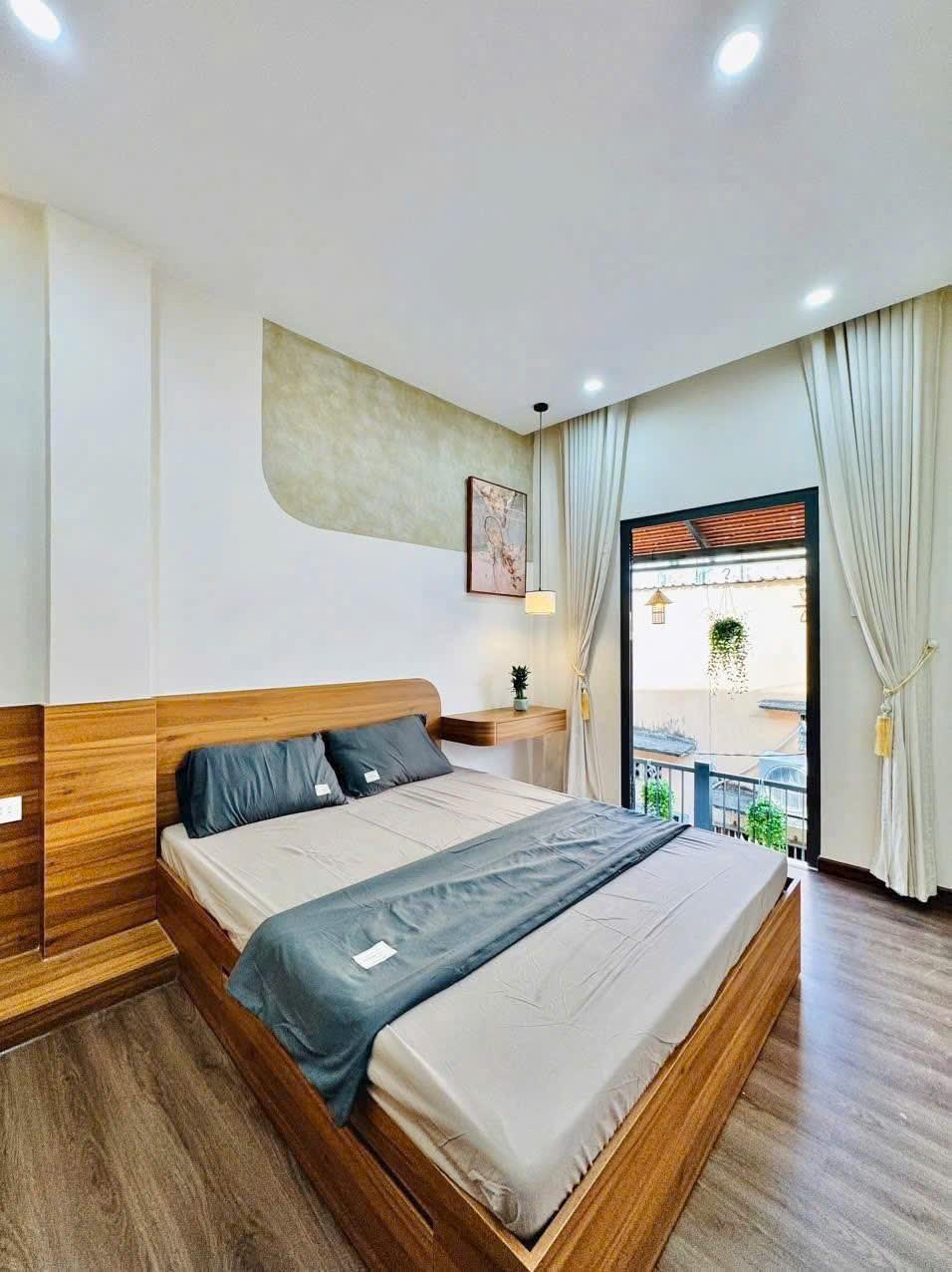 Bán nhà Nguyễn Công Hoan, P.7, 4.8x7m, 1 trệt, 1 lầu, 2pn, 2wc, đủ nội thất, 4.18 tỷ, TL