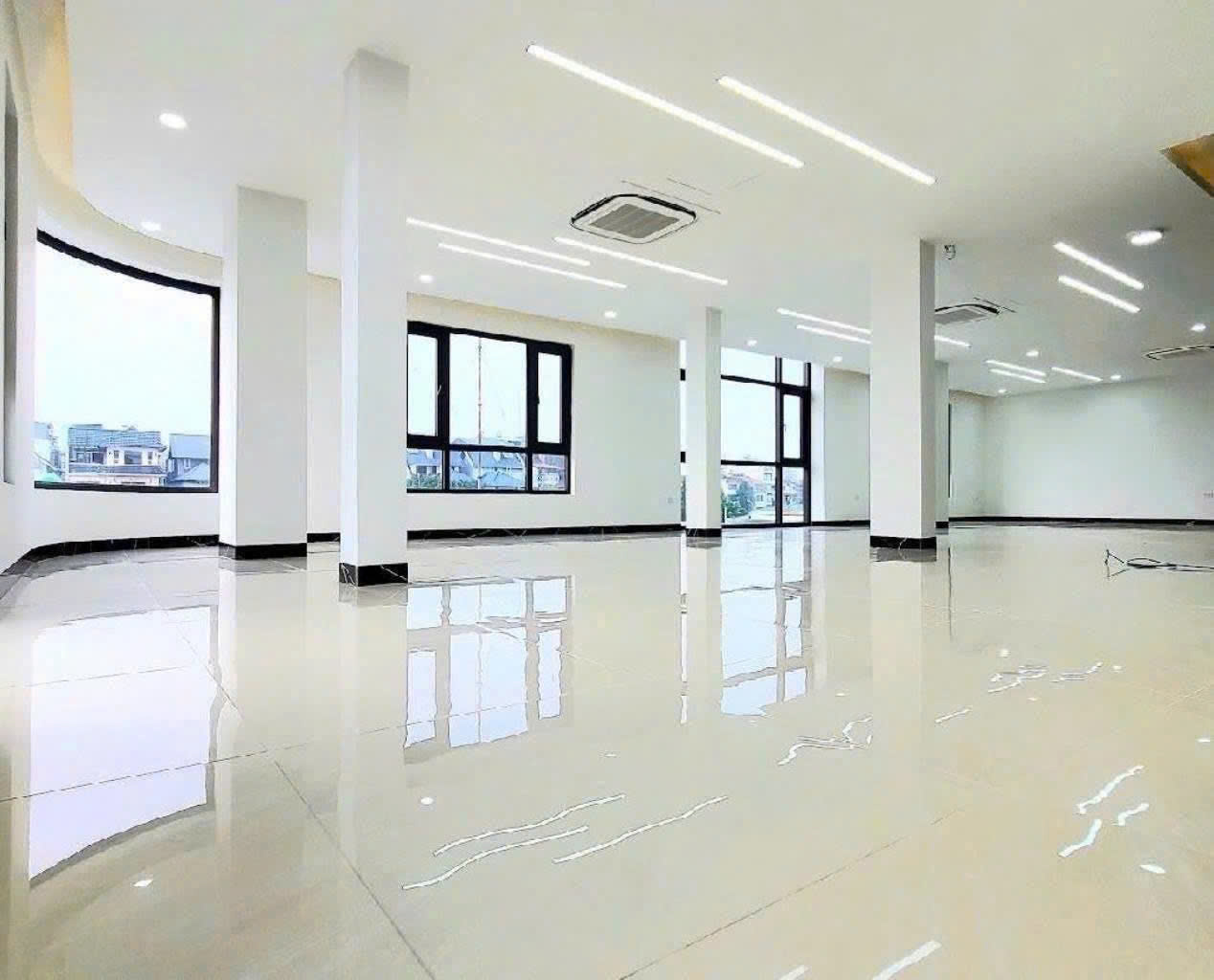 BÁN TOÀ NHÀ TỔNG CỤC 5, YÊN XÁ – LÔ GÓC 212M² x 7T THANG MÁY – DÒNG TIỀN 200TR/TH – 83 TỶ